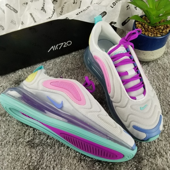 Nike Air Max 720 - Picture 3 of 6